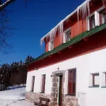 U Subrtu Проживание в семье Стражне