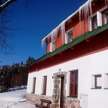 Chalupa U Subrtu Homestay Strazne