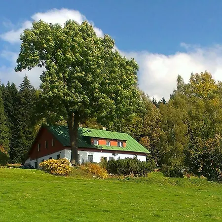 Homestay Chalupa U Subrtu Strazne
